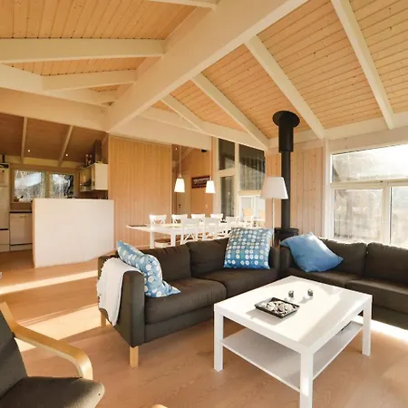 Дом отдыха Four Bedroom Holiday In Asnas Asnaes