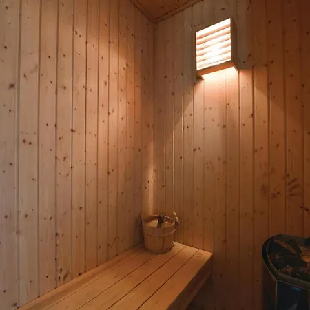 Дом отдыха Four Bedroom Holiday In Asnas *