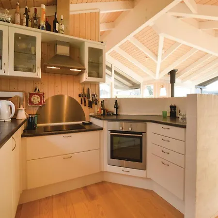 Four Bedroom Holiday In Asnas